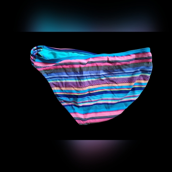 Summer Sale 🌼 l never worn but washed and removed tag. Has crotch sticker - Picture 3 of 9